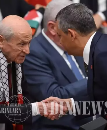 TBMM’de Özel ile Bahçeli’nin Tokalaşması Sosyal Medyayı Salladı
