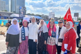 aydinli-kadinlar-yoresel-kiyafetlerle-baskentte-ilgi-odagi-oldular-2