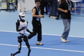 cin-robot-aa-2388834