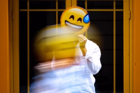 emoji-aa-2260291